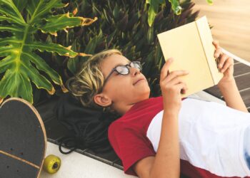 „ERNEST NEMECZEK TO ZDRAJCA”, CZYLI O CHŁOPCACH Z PLACU BRONI