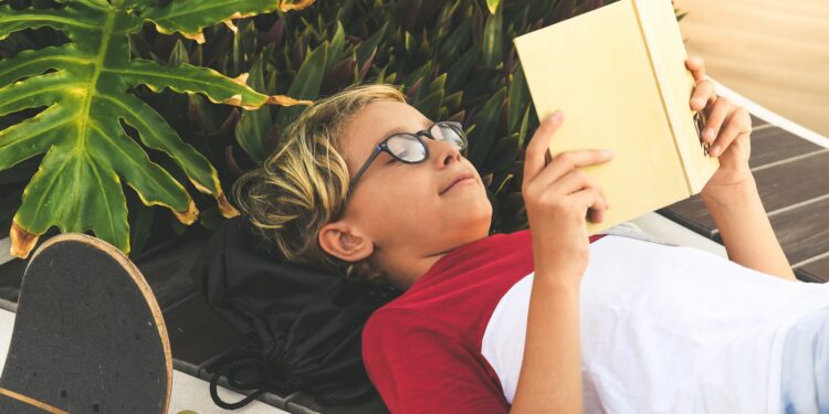 „ERNEST NEMECZEK TO ZDRAJCA”, CZYLI O CHŁOPCACH Z PLACU BRONI