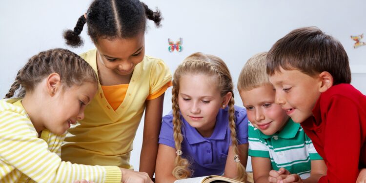 JAK NAUCZYĆ DZIECKO CZYTAĆ?